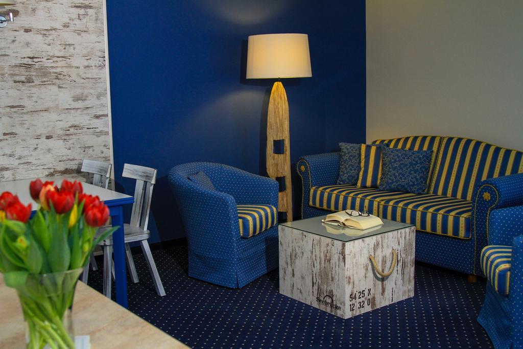 Hotel & Restaurant Seebruecke Цингст Стая снимка