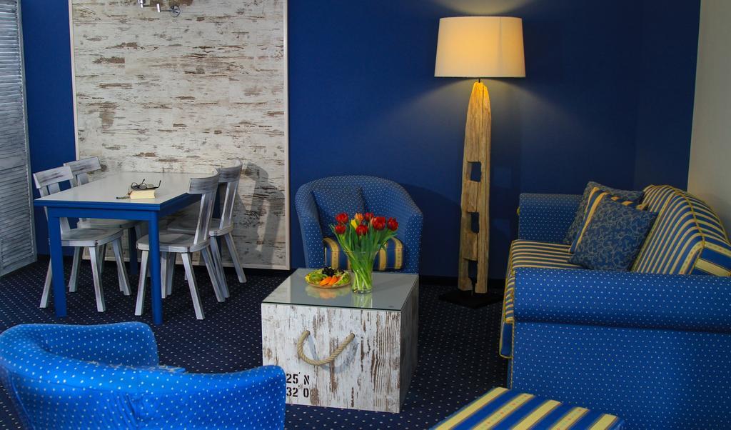 Hotel & Restaurant Seebruecke Цингст Стая снимка