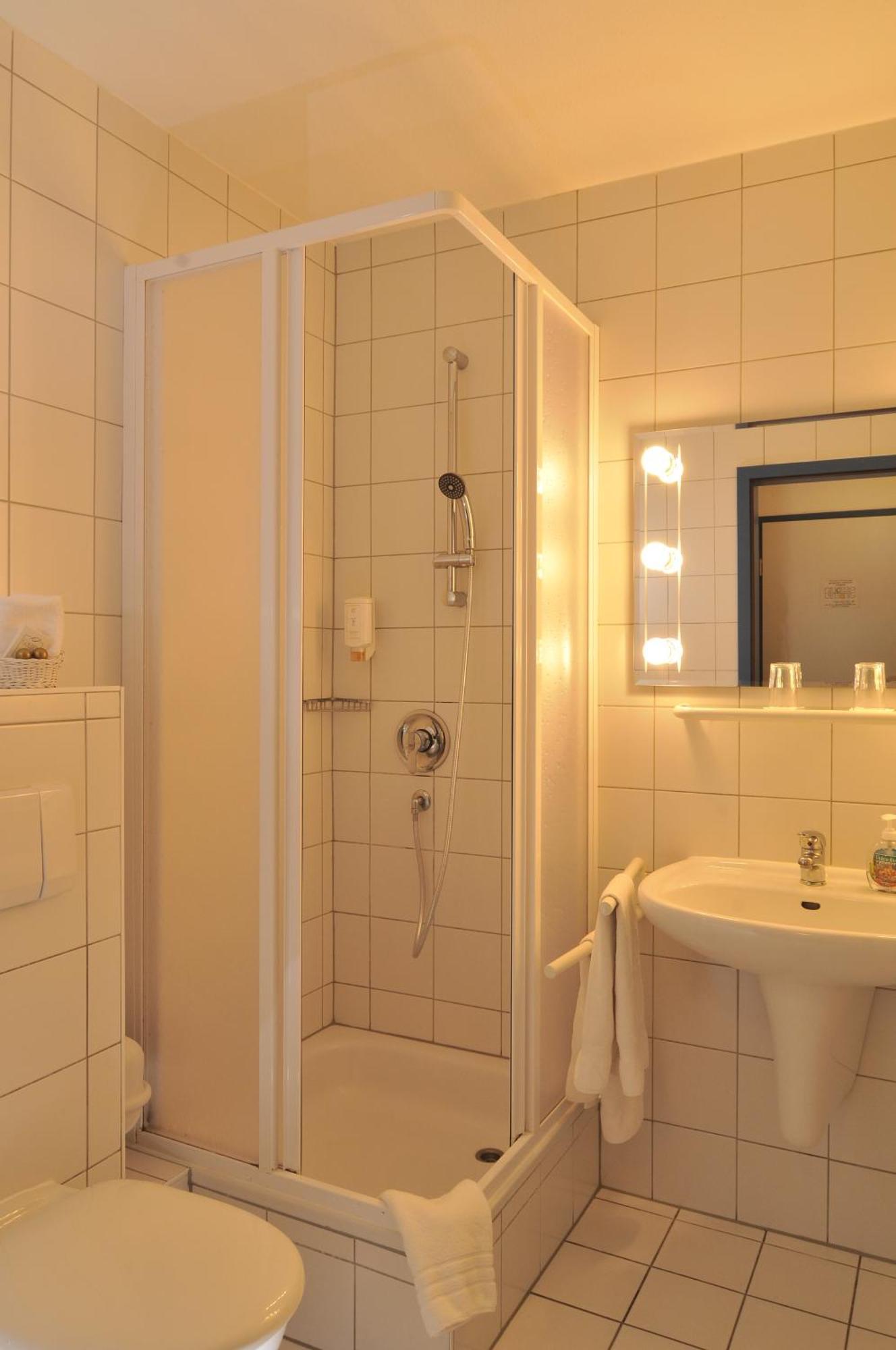 Hotel & Restaurant Seebruecke Цингст Стая снимка
