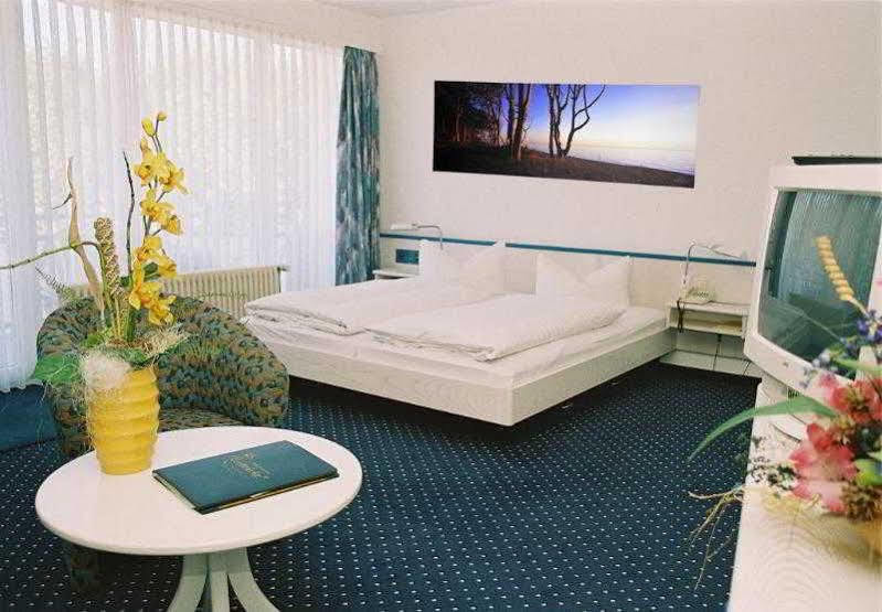 Hotel & Restaurant Seebruecke Цингст Екстериор снимка